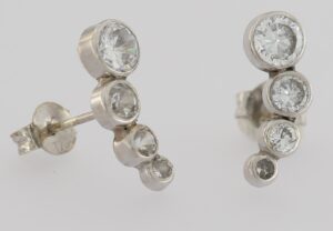 9CT WG TUBE CZ EARRINGS
