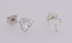 9CT WG HEART CZ STUDS