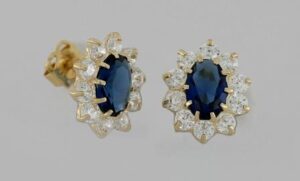 9CT YG OVAL CLUSTER STUDS BLUE CENTRE