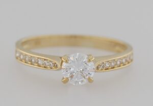 9CT YG CZ LADIES RING