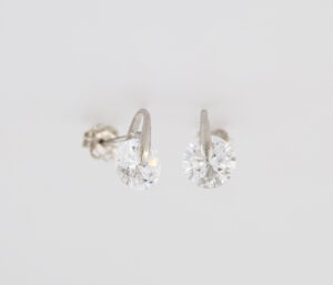9CT WG CUBIC STUD