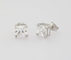 9CT WG CUBIC STUD
