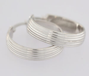 9CT WG FANCY HOOP EARRING