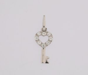 9CT WG CZ HEART KEY PENDANT   10MM