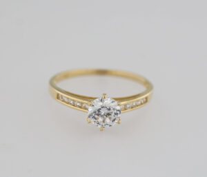9CT YG CUBIC LADIES  RING