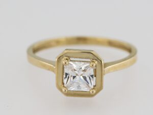9CT YG CZ LADIES DRESS RING