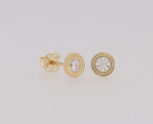 9CT YG TUBE CZ STUD
