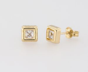 9CT YG SQR CZ STUD EARRINGS
