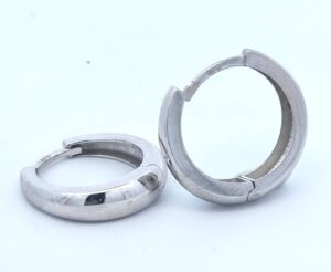 9CT WG 4MM TAPERED HUGGIE   16MM OUTSIDE DIAM
