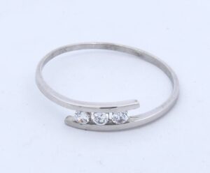 9CT WG LADIES CUBIC RING
