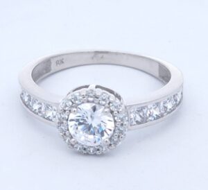 9CT WG LADIES CUBIC RING